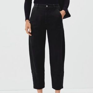 Everlane Barrel Utility Jeans in black :)